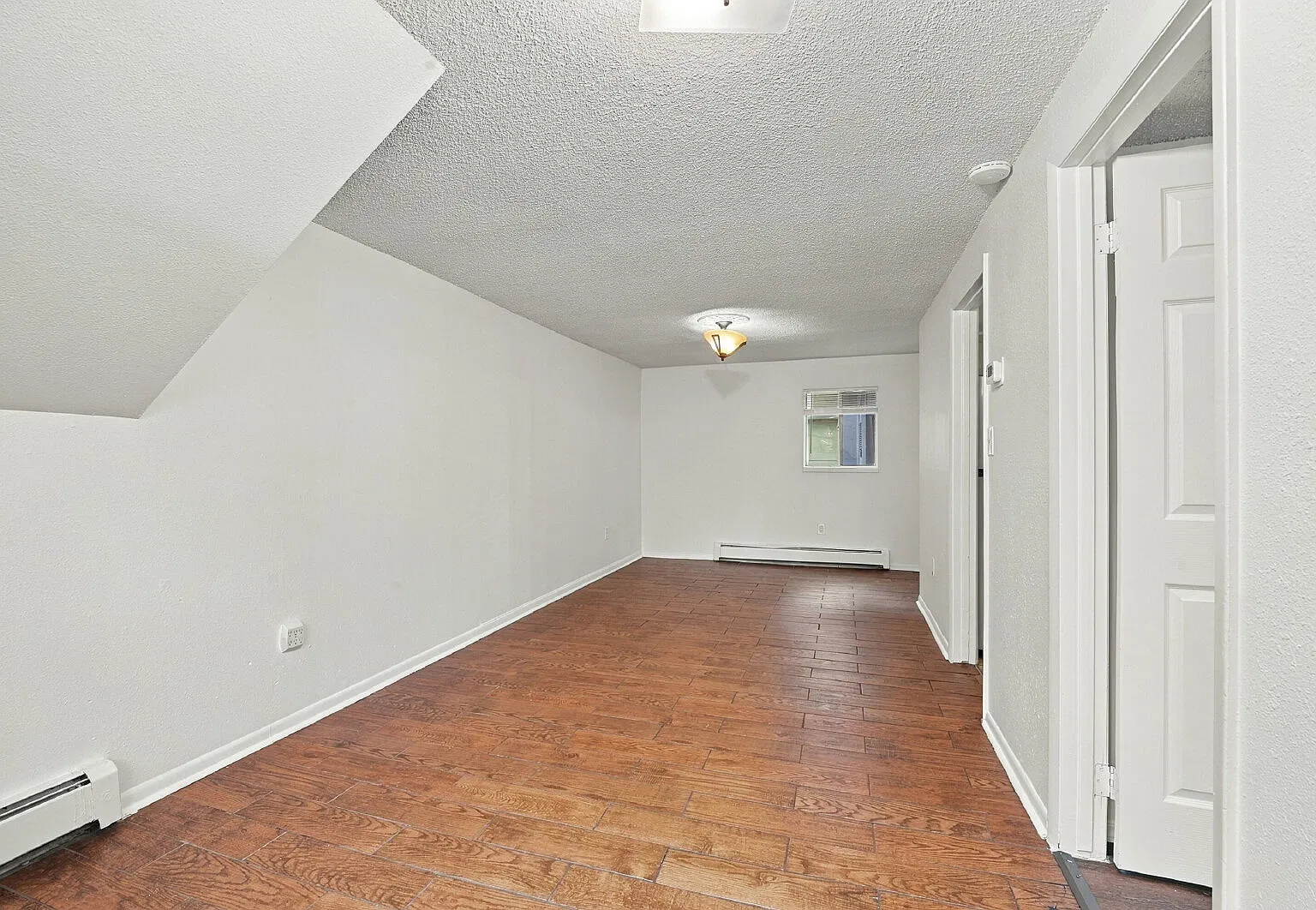 1201 Brentwood St — Photo 3