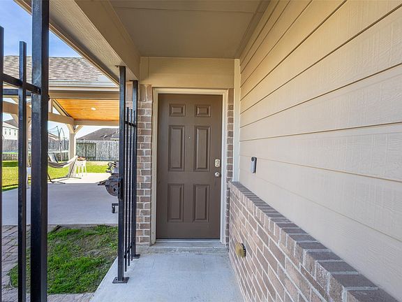 2nd image of 2115 Red Cedar Trl