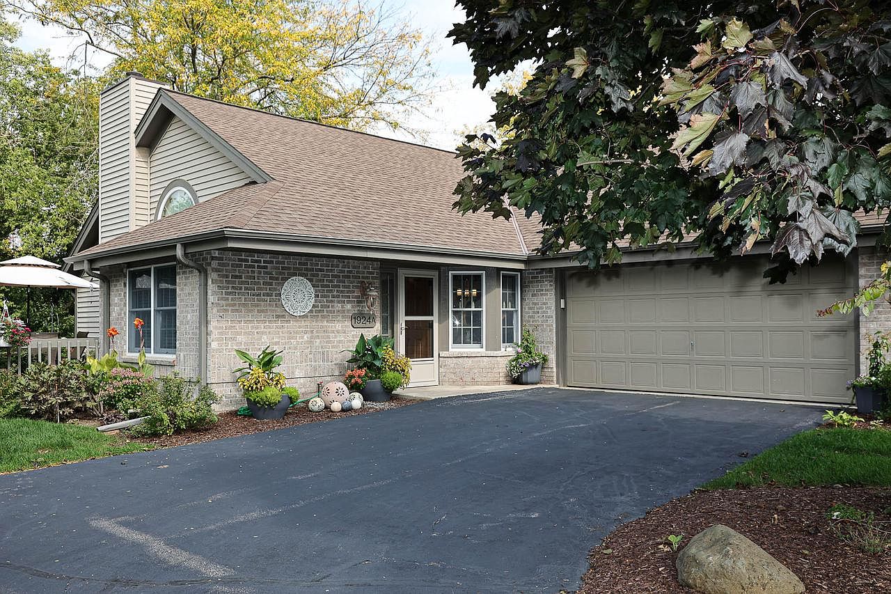 1924 Springbrook NORTH North UNIT A, Waukesha, WI 53186 Zillow