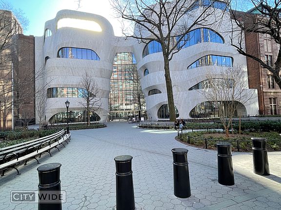 5th image of 211 W 80th St APT 1D