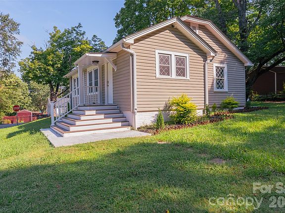 3rd image of 701 Betty St