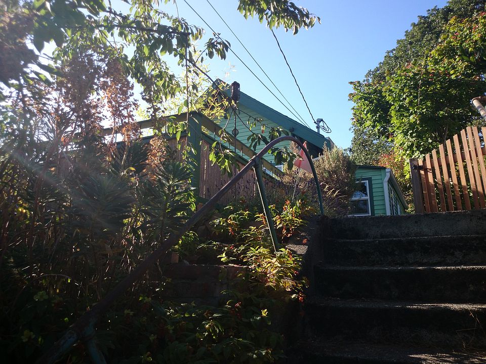 2nd image of 834 NW 50th St
