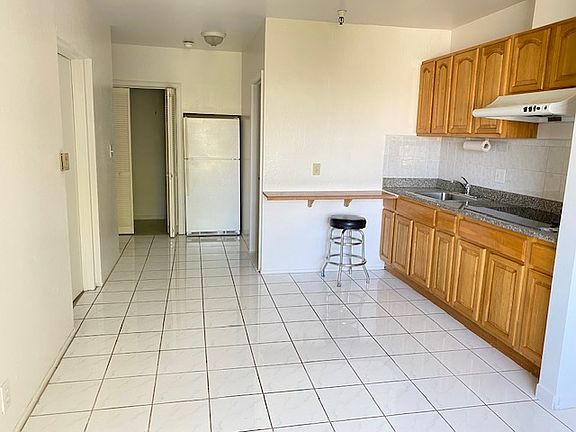 4th image of 624 Anza St