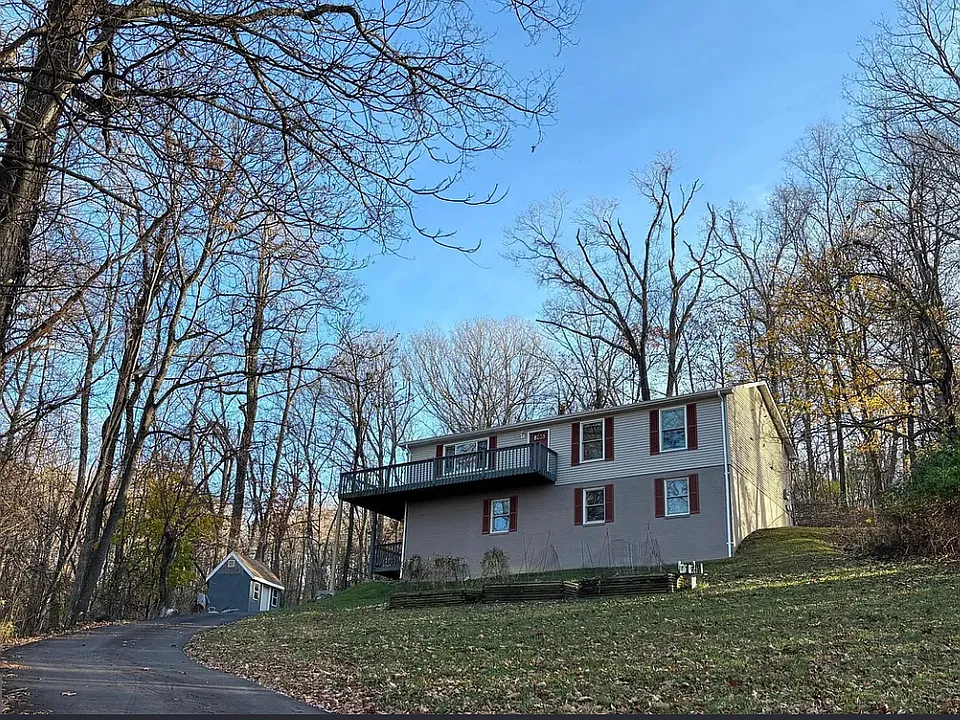 440 Bluebird Way