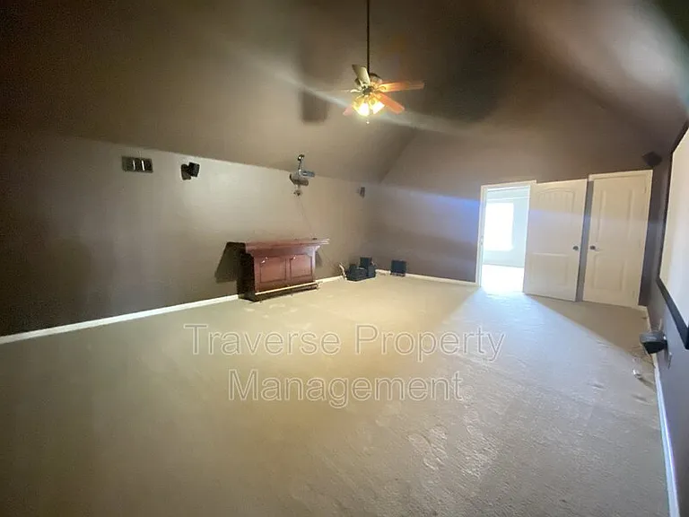 129 Acorn Ln — Photo 31