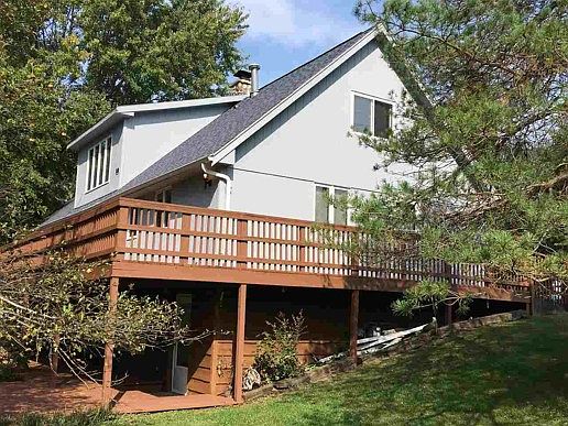 Deck south and east side