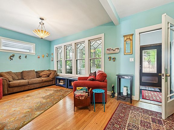 5th image of 4415 N Ashland Ave