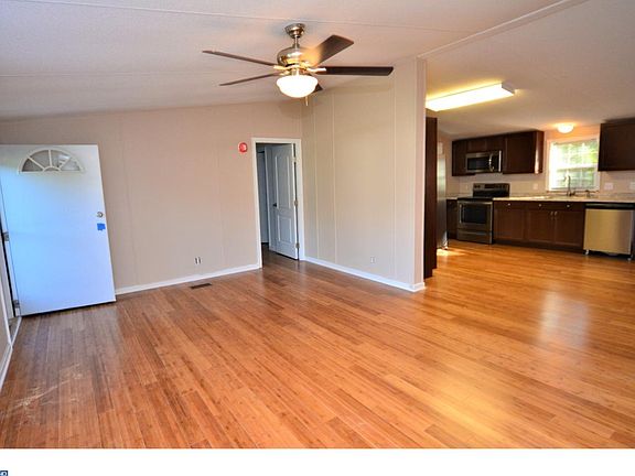 3rd image of 27310 Dogwood Ln