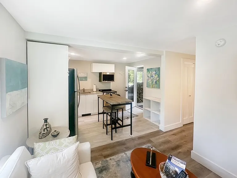 502 Wellington Rd — Photo 4