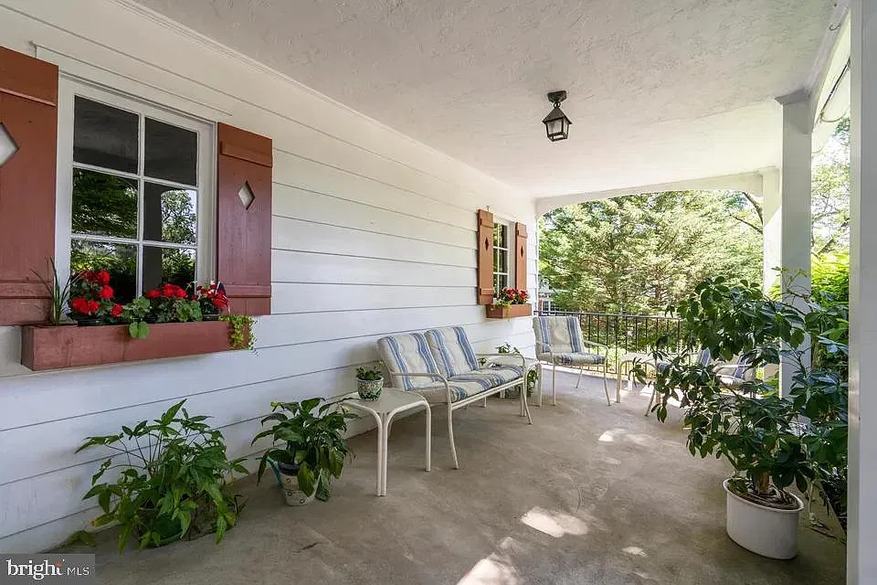 4 bed, 3.0 bath, 3136 sqft, $4,595 — Photo 4