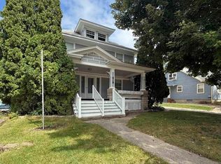 819 E Bremer Ave, Waverly, IA 50677