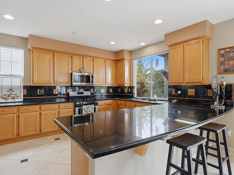 344 Plaza Los Osos — Photo 9