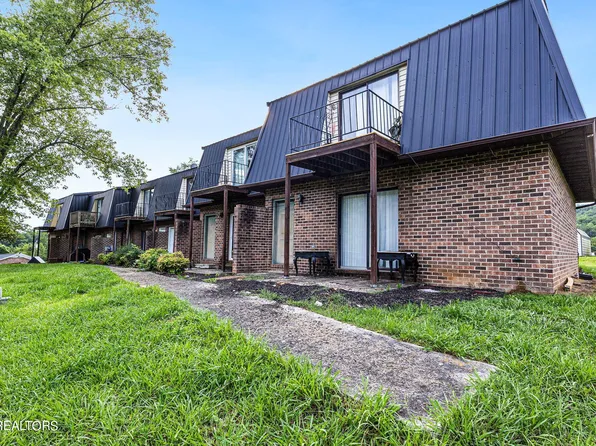 204 Midtown Ln, Harriman, TN 37748