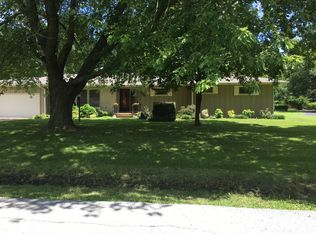 704 N Leonard St, Girard, KS 66743