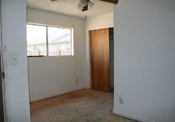 5th image of 944 E Yosemite Ave Unit 00