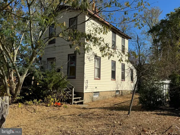 210 Whittaker St, Riverside, NJ 08075