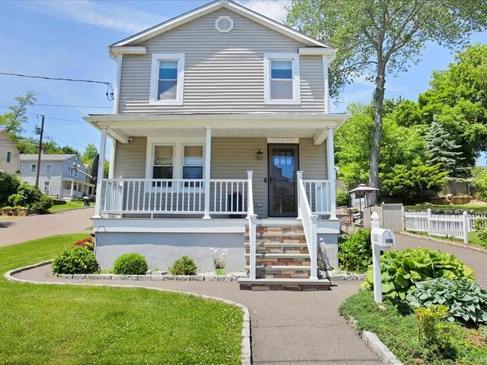 322 Castle Ave