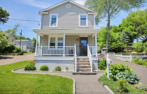 322 Castle Ave Photo 1