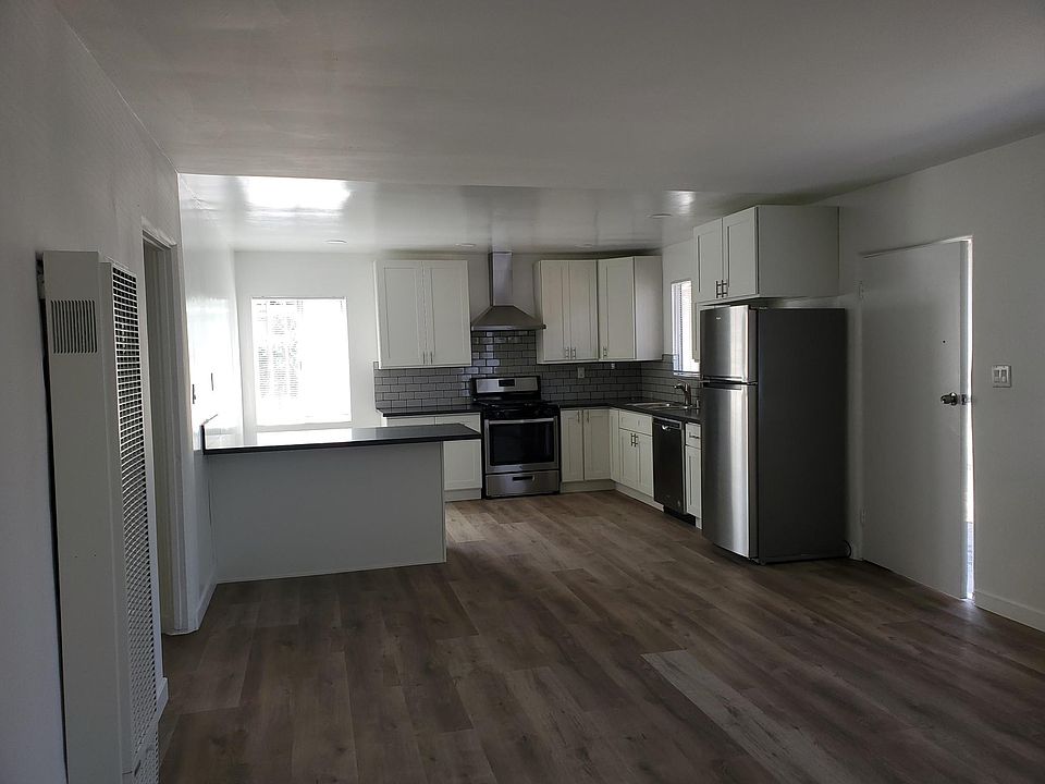 1st image of 1119 N Genesee Ave APT 6