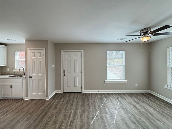 2nd image of 1504 S Valentine St #B