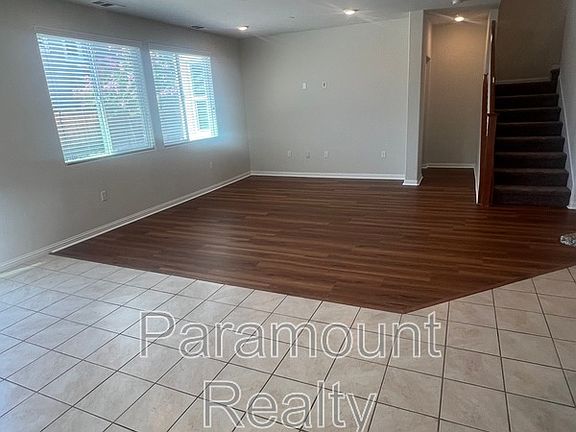 5th image of 385 Savannah Way