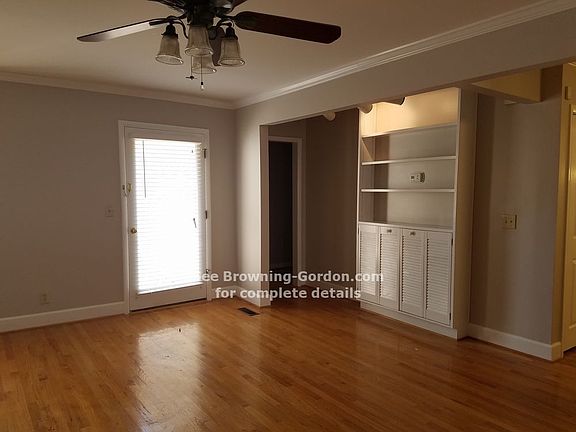 3rd image of 104 Bonnie Briar Ln