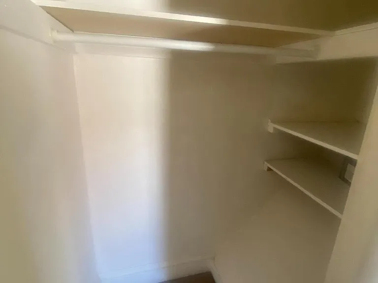 321 Plymouth Ave — Photo 7
