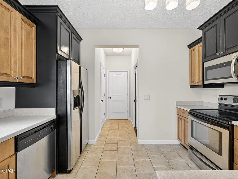 2605 Avondale Ct — Photo 8