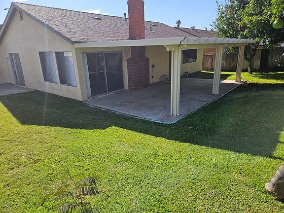 5th image of 1817 N Sacramento Ave