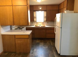 505 9th St, Kalona, IA 52247