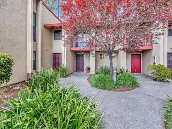 60 Redwood Court, Santa Rosa, CA 95409