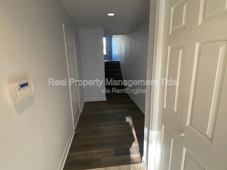 610 Guy Ln — Photo 4