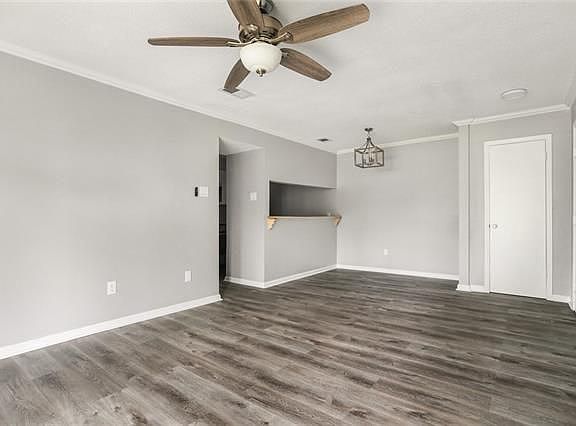 3rd image of 409 Parkview Blvd