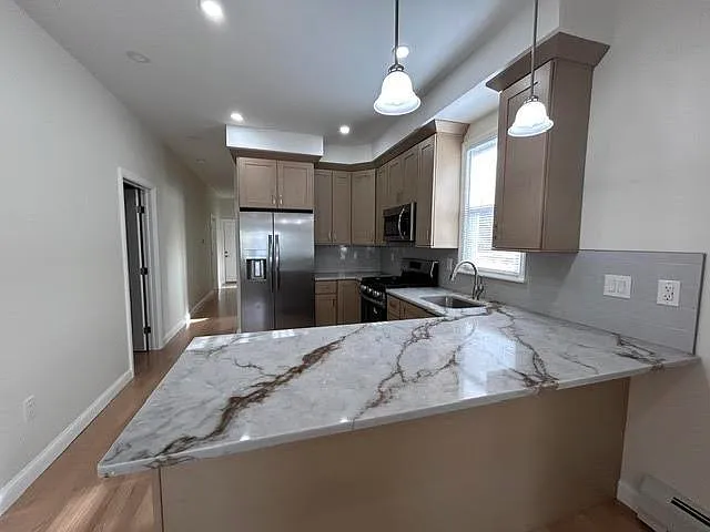 21 E 15th St #2 — Photo 3