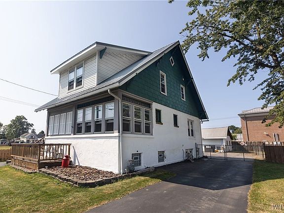 3rd image of 154 Fremont Ave