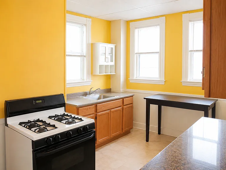 541 Washington St #2 — Photo 7