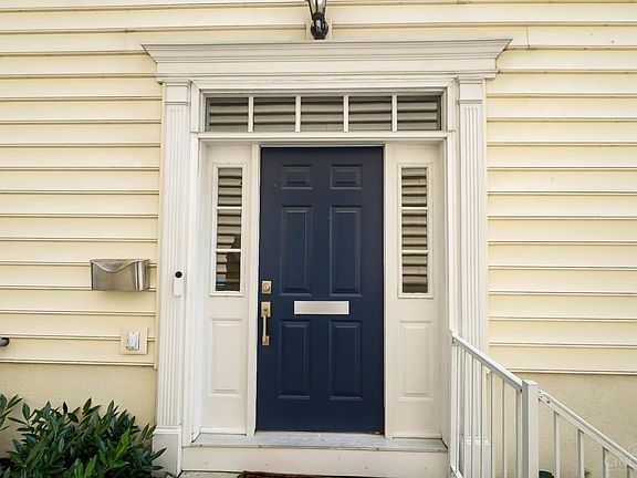 4th image of 453 Stanley Ave
