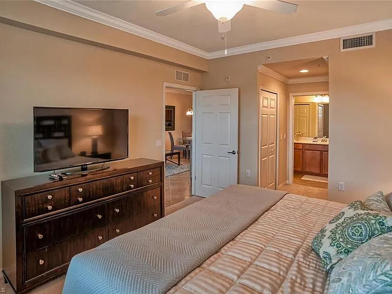 9727 Acqua Ct #425 — Photo 10