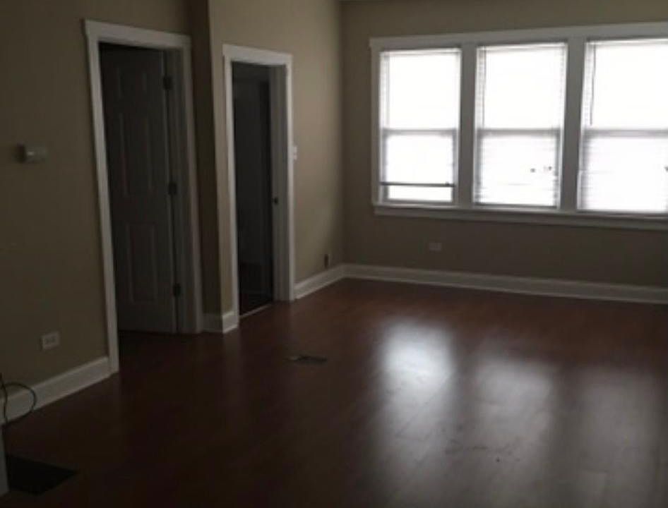 1st image of 2326 Wbelmont Ave #1R