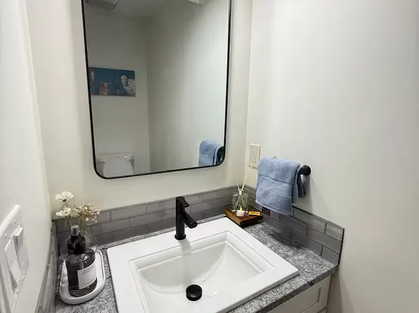 (undisclosed Address), Kansas City, KS 66103