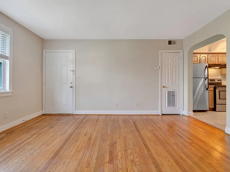 1200 Penn St NE #1 — Photo 1