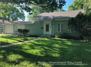 4309 SW Stratford Rd, Topeka, KS 66604