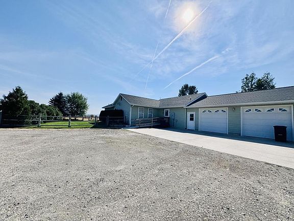 3rd image of 3675 Juniper Dr