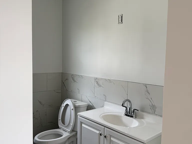 136 2nd St #2 — Photo 15