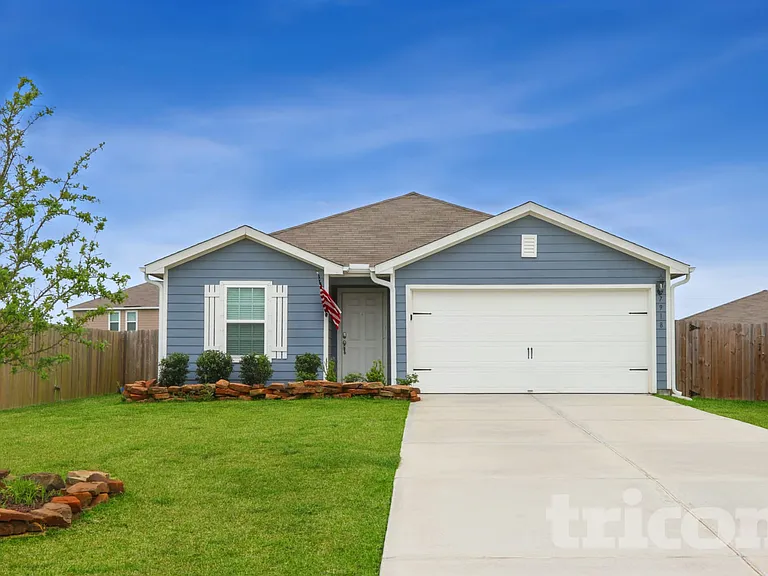 7918 Distant Harbor Rd — Photo 1