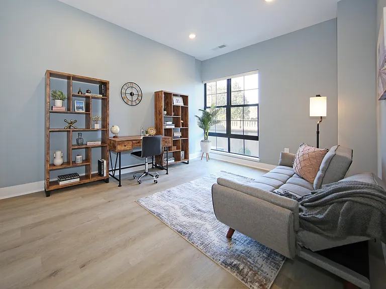 Large secondary bedroom
