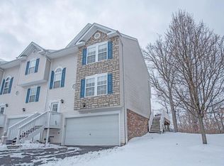 243 Mountain Dr, Carnegie, PA 15106