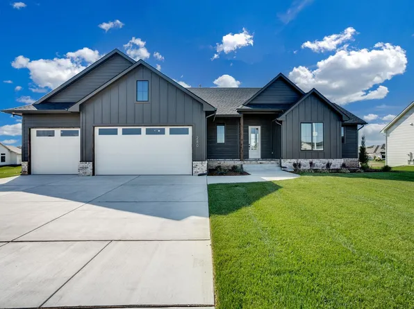 280 S Wellcrest Ct, Goddard, KS 67052