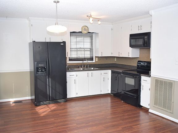 3rd image of 1653 Corral Dr