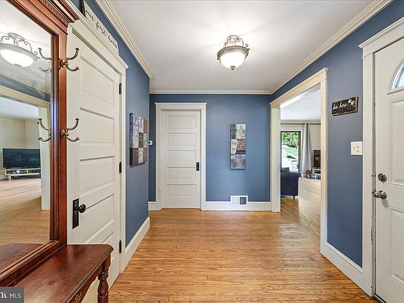 5th image of 501 Strasburg Ave